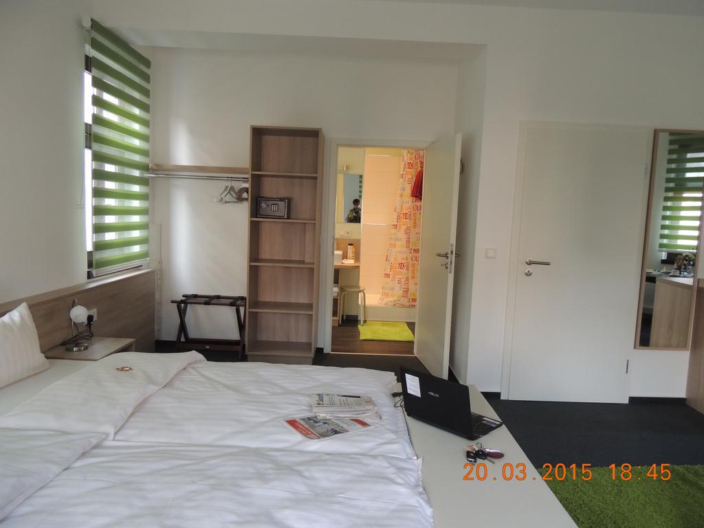 Ratsstube Blasius Hotel Мерциг Стая снимка